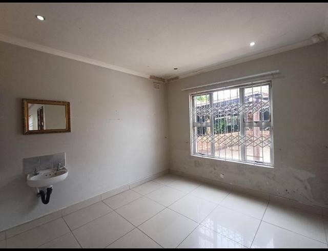 2 BEDROOM PROPERTY TO RENT IN KENVILLE